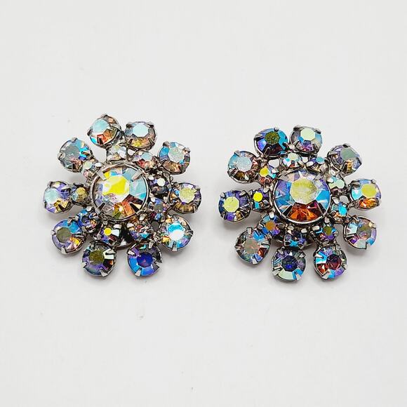 Vintage 1950s Aurora Borealis Rhinestone Flower Clip Earrings 1.25” - Picture 11 of 11